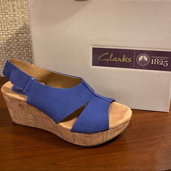 Clarks Shoes - 🌟HP🌟Clarks Artisan Sandals Caslynn Lizzie 9M